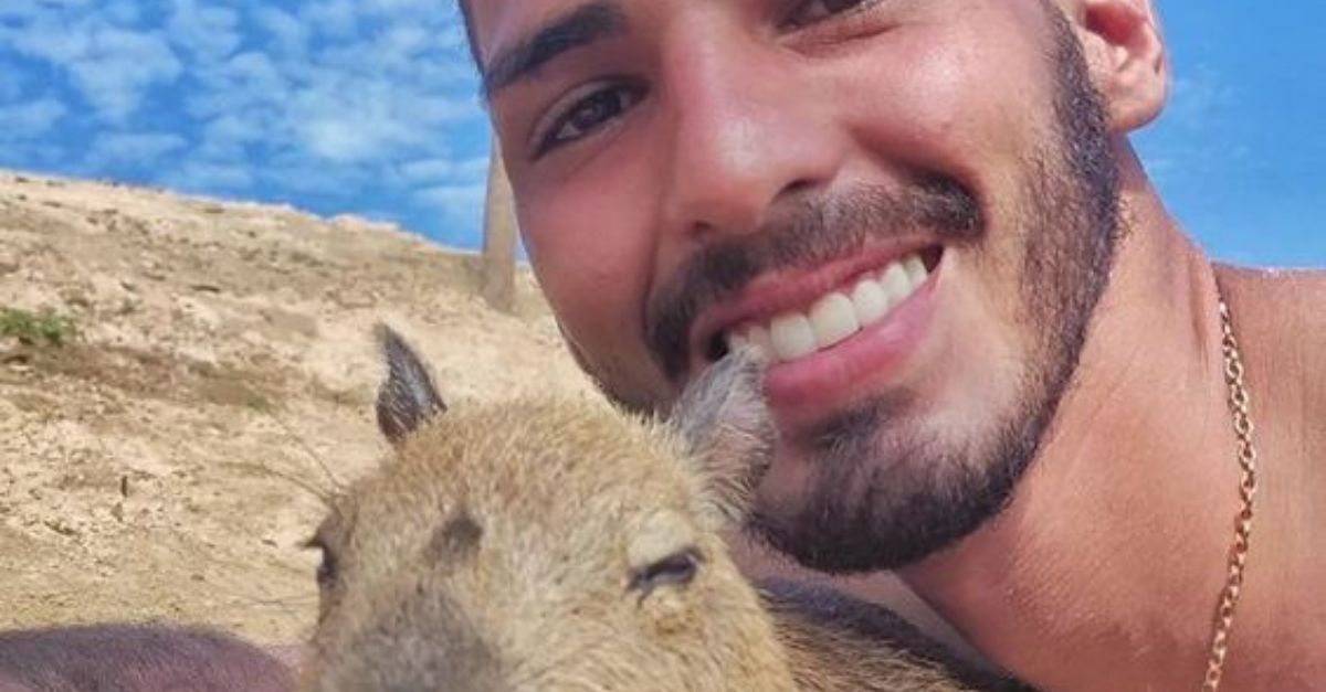 El Lamento Silencioso de un Cachorrito Herido: Esperanza en la Oscuridad de un Garaje Frío